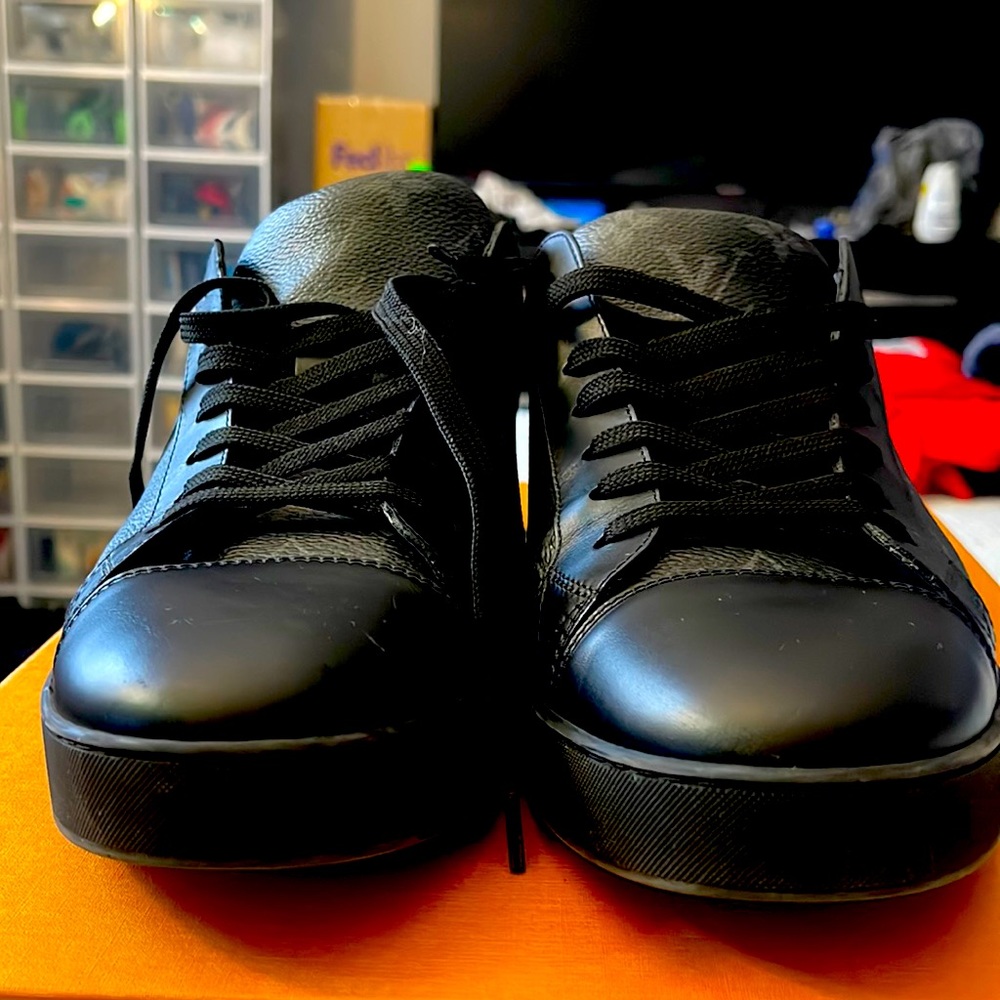 Louis Vuitton men’s shoes black with gray LV logo